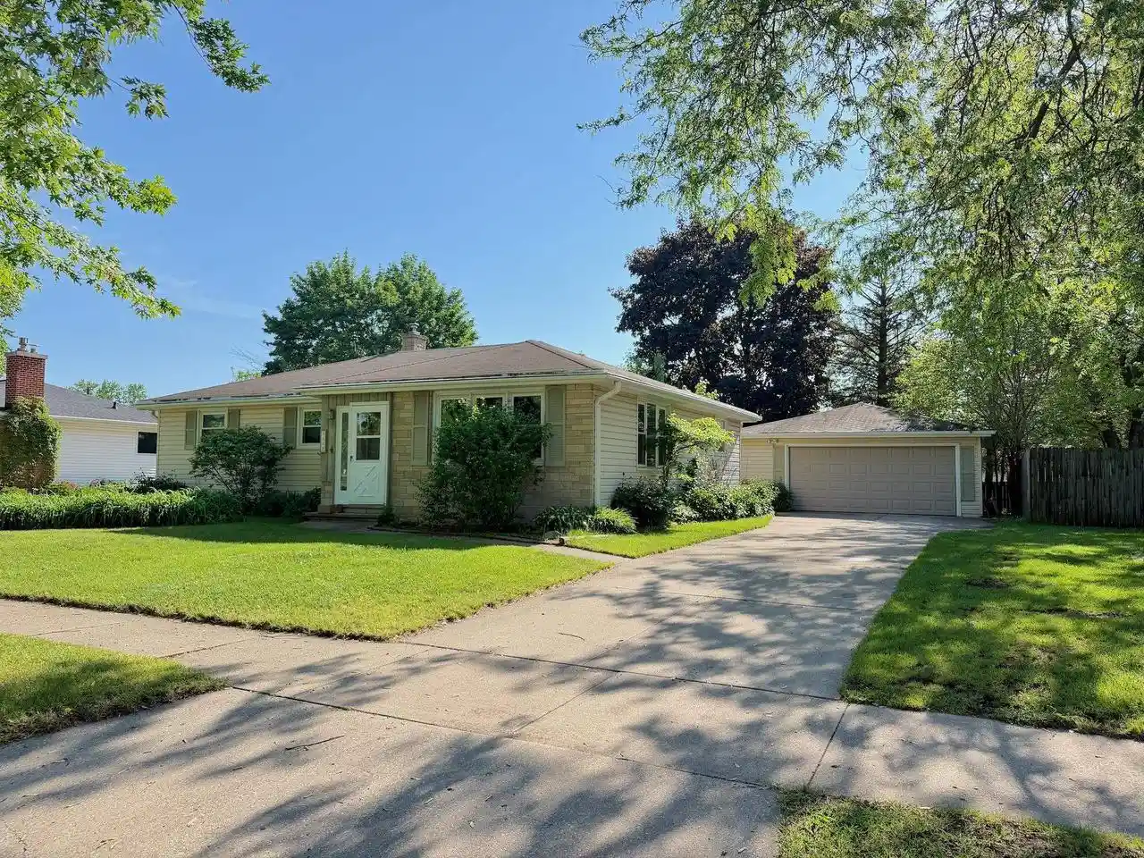 Homes for sale in Neenah, WI | 1112 Tullar Road Road, Neenah, WI 54956 | MLS# 50326224