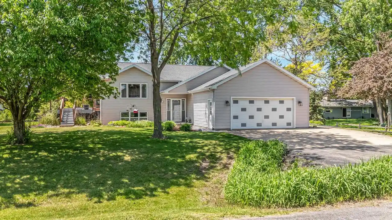 Homes for sale in Oshkosh, WI | 3393 Harbor Bay Road Road, Oshkosh, WI 54901 | MLS# 50326182