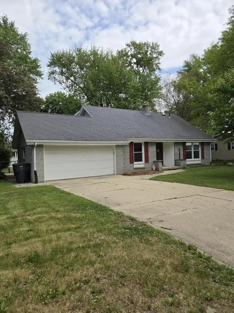 1st image of 447 S Woodland Dr Dr, Whitewater, WI 53190 | MLS# 1964342