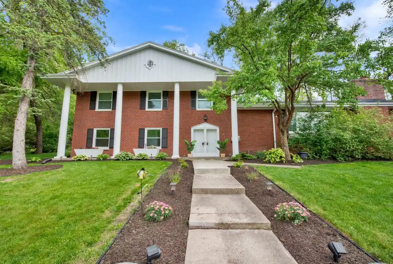 1st image of 1435 Victoria Circle N Circle N, Elm Grove, WI 53122 | MLS# 1964347