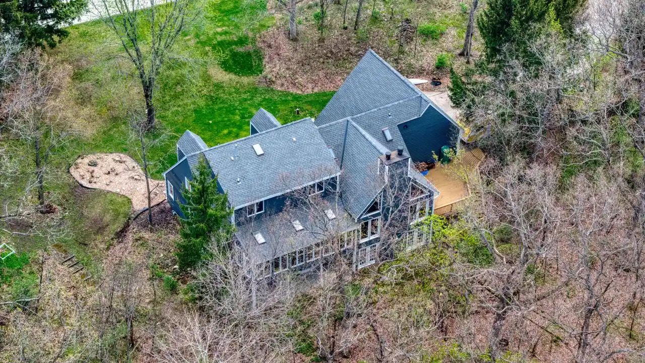 1st image of S1w31448 Hickory Hollow Court Court, Delafield, WI 53018 | MLS# 1964354