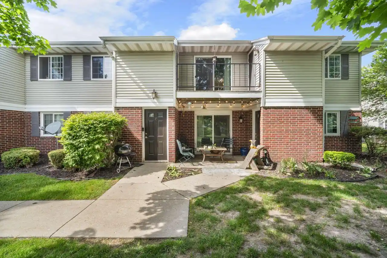 Homes for sale in Germantown, WI | N110w16973 Ashbury Circle Circle #7, Germantown, WI 53022 | MLS# 1964368