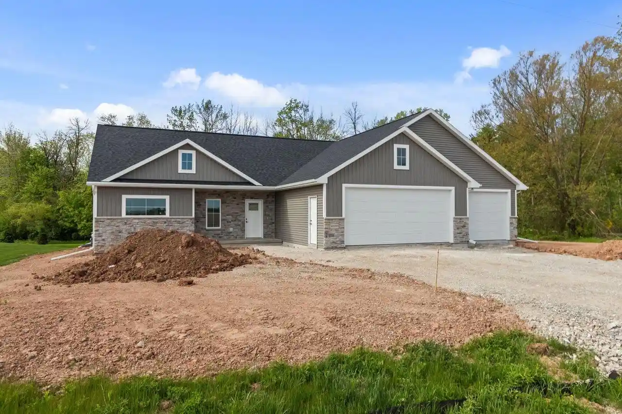 Homes for sale in Menasha, WI | W5995 Woodland Road Road, Menasha, WI 54952 | MLS# 50326247