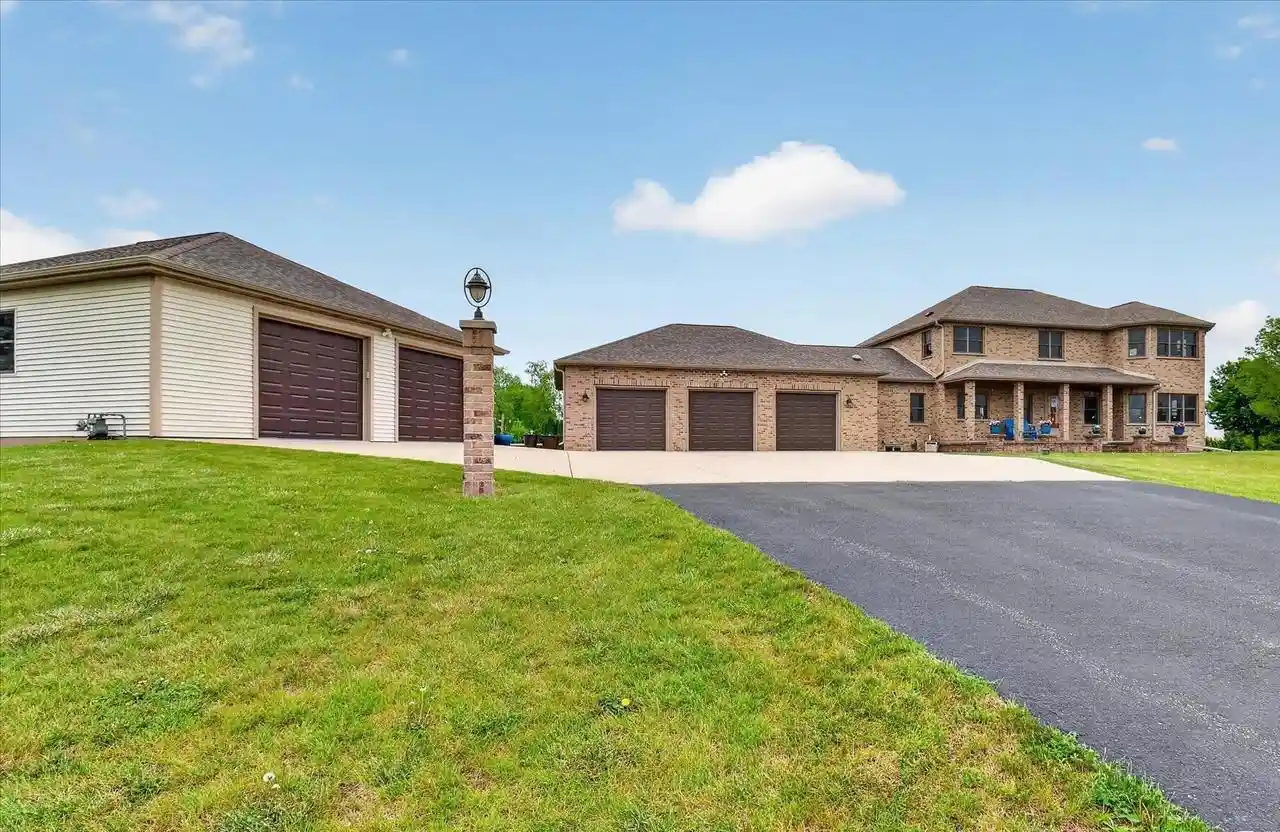 Homes for sale in Fort Atkinson, WI | W6383 Hackbarth Road Road, Fort Atkinson, WI 53538 | MLS# 2024364