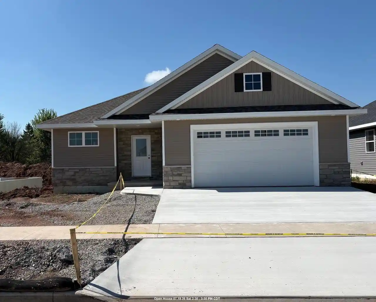 Homes for sale in Appleton, WI | 2105 Golden Gate Dr Dr, Appleton, WI 54913 | MLS# 50326249