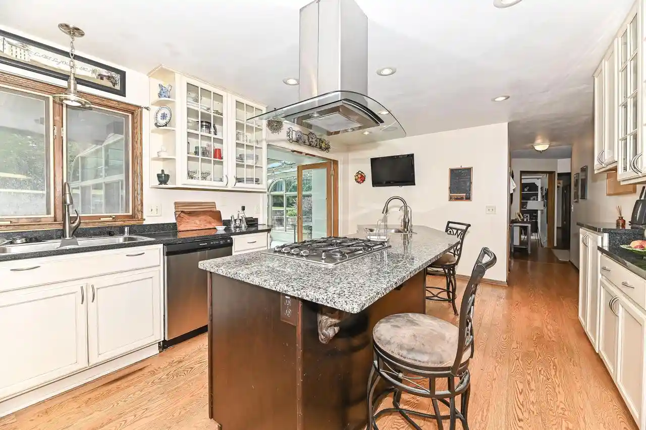3rd image of 21601 W Lochinvar Lane Lane, New Berlin, WI 53146 | MLS# 1964426