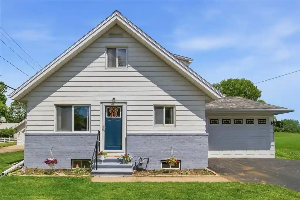 Homes for sale in Menomonie, WI | 1615 2nd Avenue Avenue, Menomonie, WI 54751 | MLS# 1601242