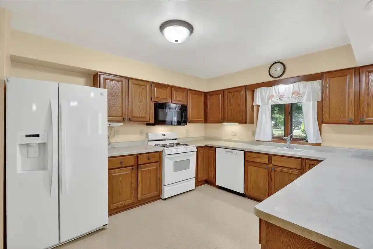 Homes for sale in Beloit, WI | 2113 Yorkshire Dr Dr, Beloit, WI 53511 | MLS# 2024383