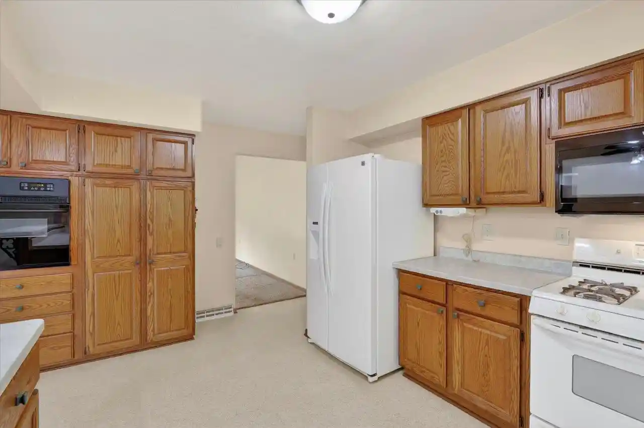 Homes for sale in Beloit, WI | 2113 Yorkshire Dr Dr, Beloit, WI 53511 | MLS# 2024383