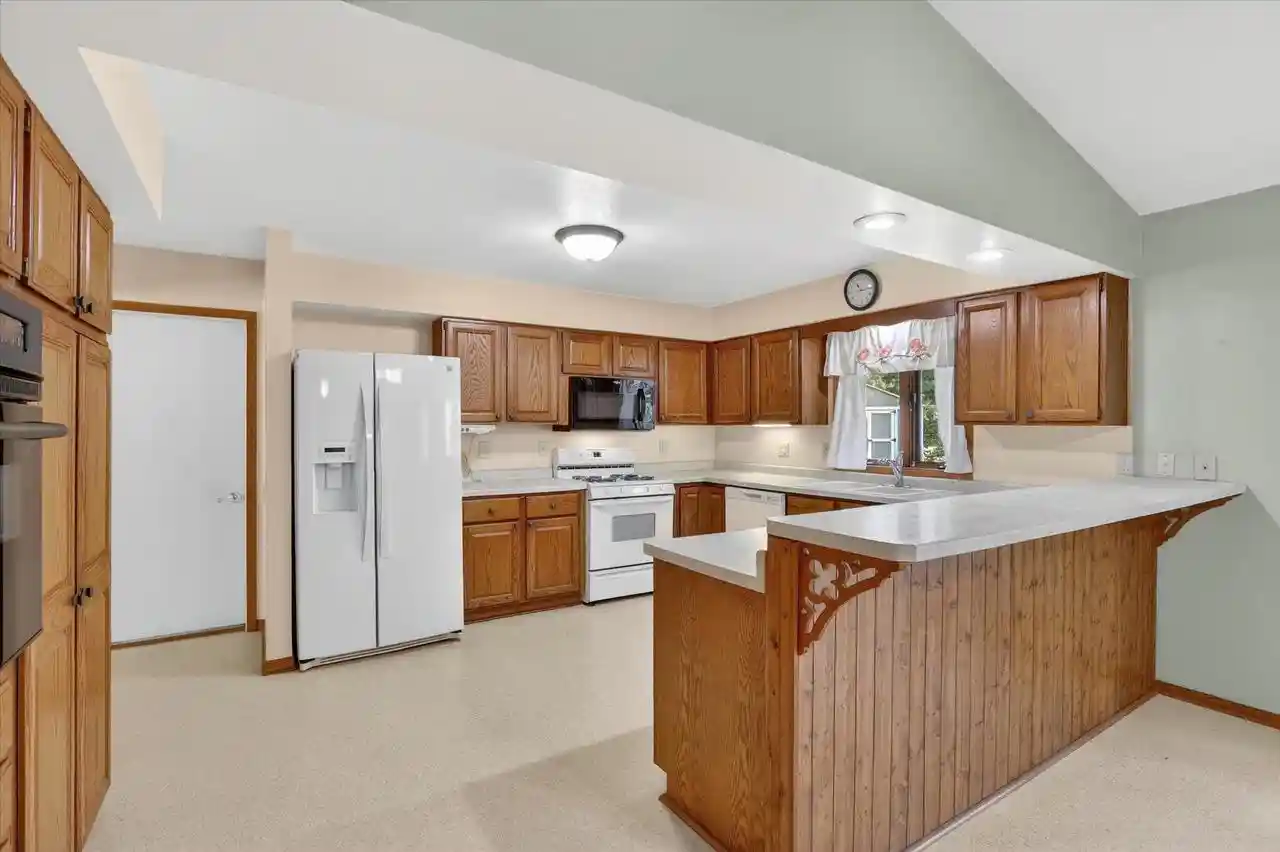 Homes for sale in Beloit, WI | 2113 Yorkshire Dr Dr, Beloit, WI 53511 | MLS# 2024383