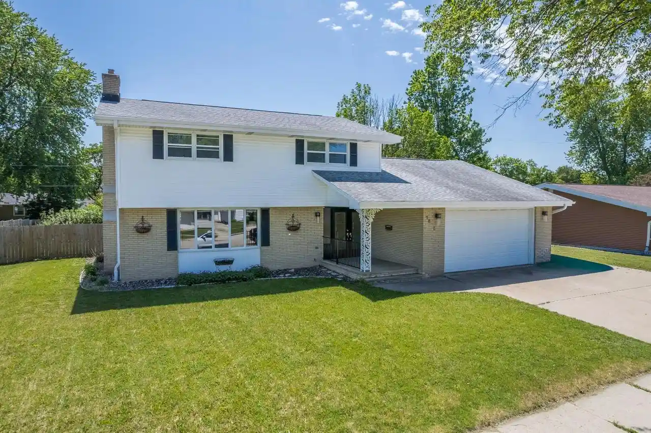 1st image of 1805 E Marquette Street Street, Appleton, WI 54911 | MLS# 50326281