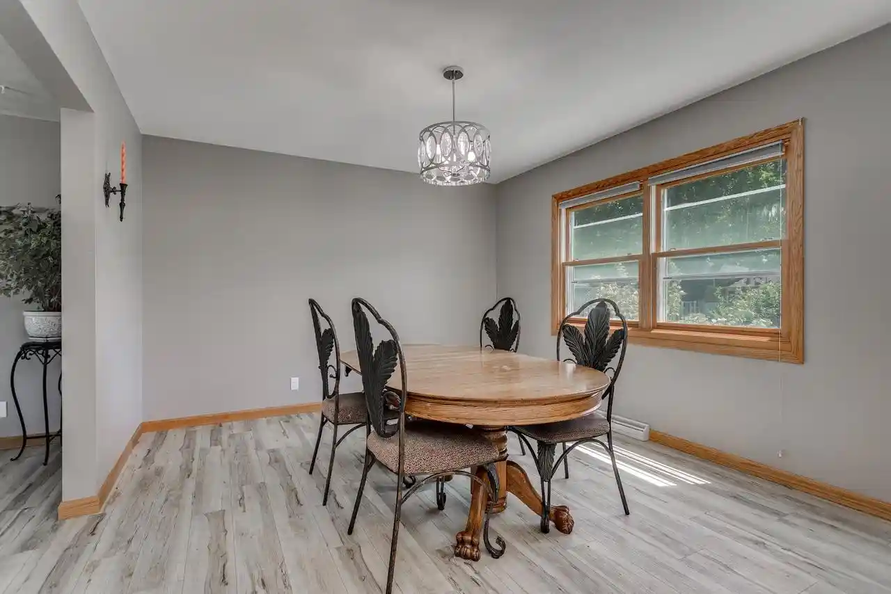 3rd image of 1805 E Marquette Street Street, Appleton, WI 54911 | MLS# 50326281