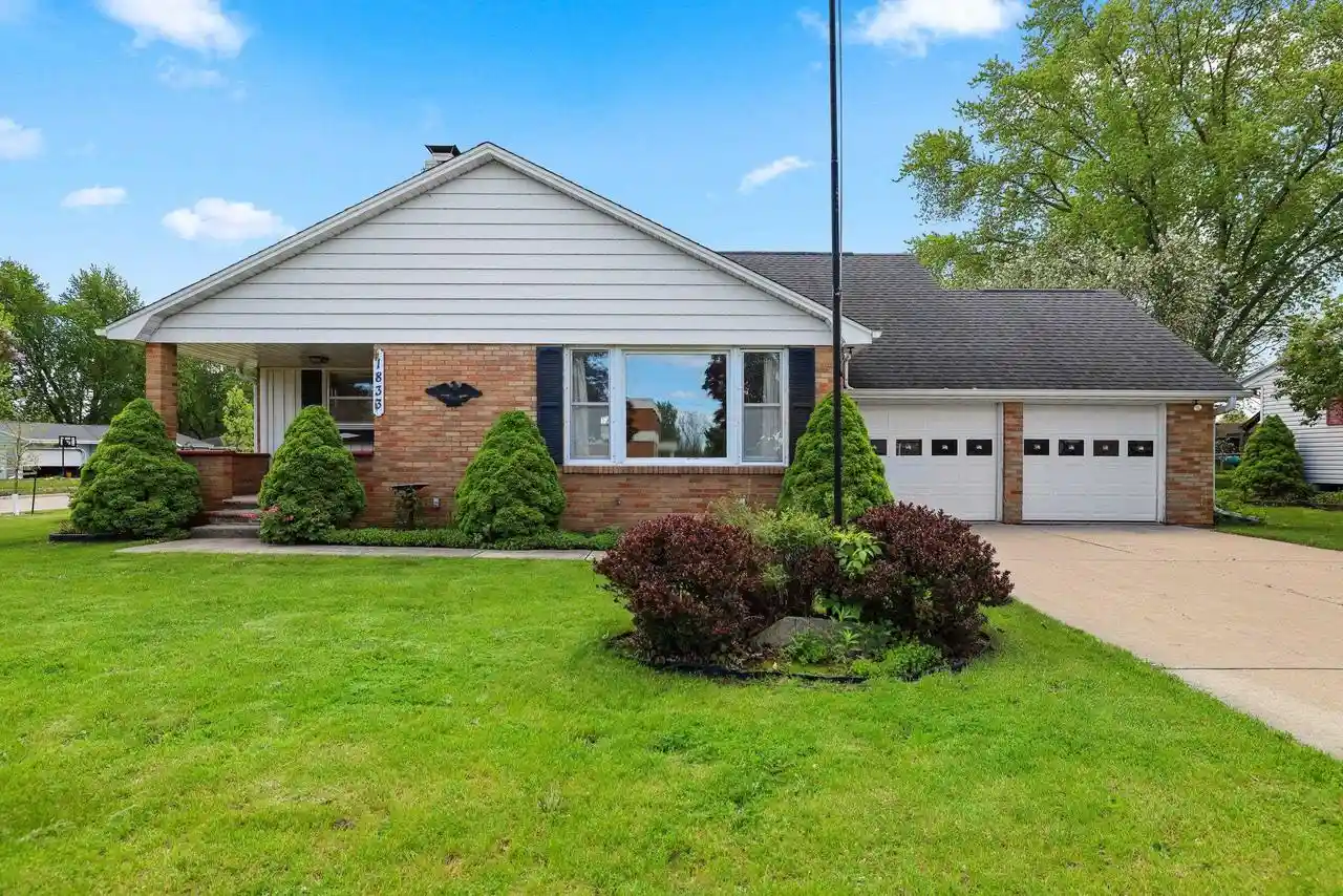 Homes for sale in Green Bay, WI | 1833 Bond Street Street, Green Bay, WI 54303 | MLS# 50326310