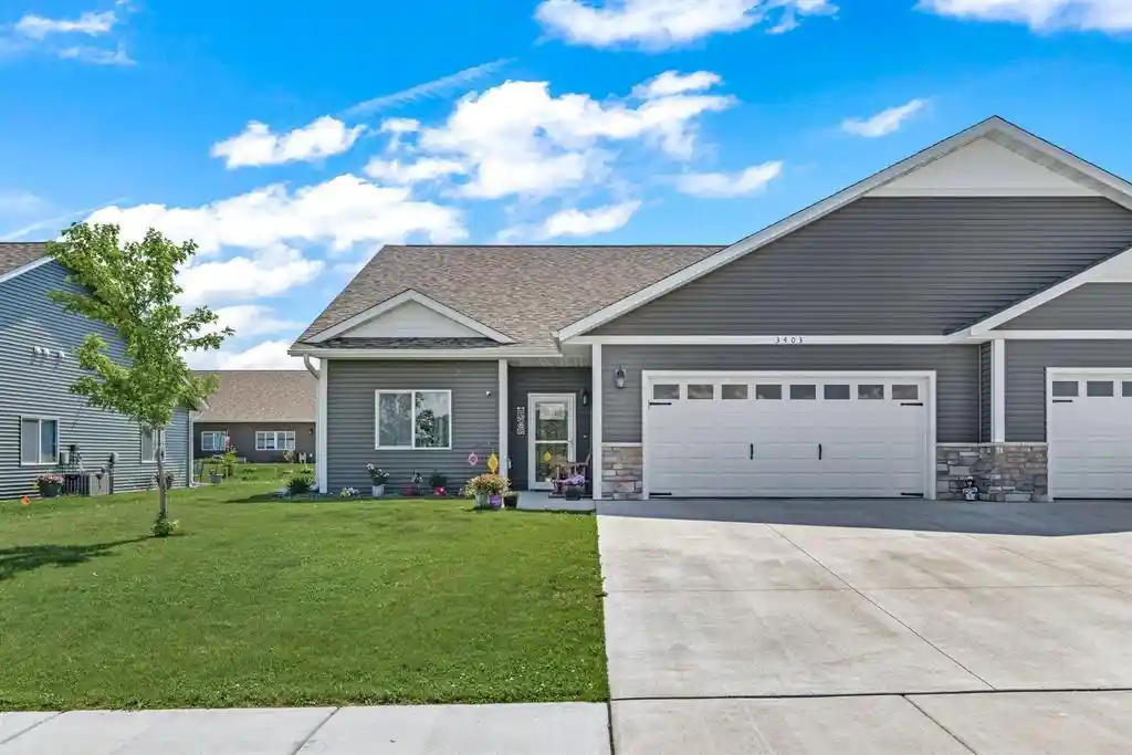 Homes for sale in Eau Claire, WI | 3403 Iris Dr Dr, Eau Claire, WI 54703 | MLS# 1601441