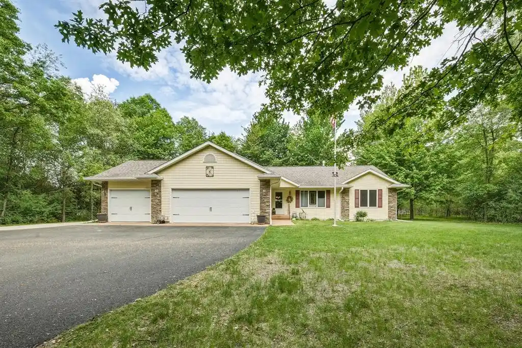 Homes for sale in Chippewa Falls, WI | 6633 188th Street Street, Chippewa Falls, WI 54729 | MLS# 1601635