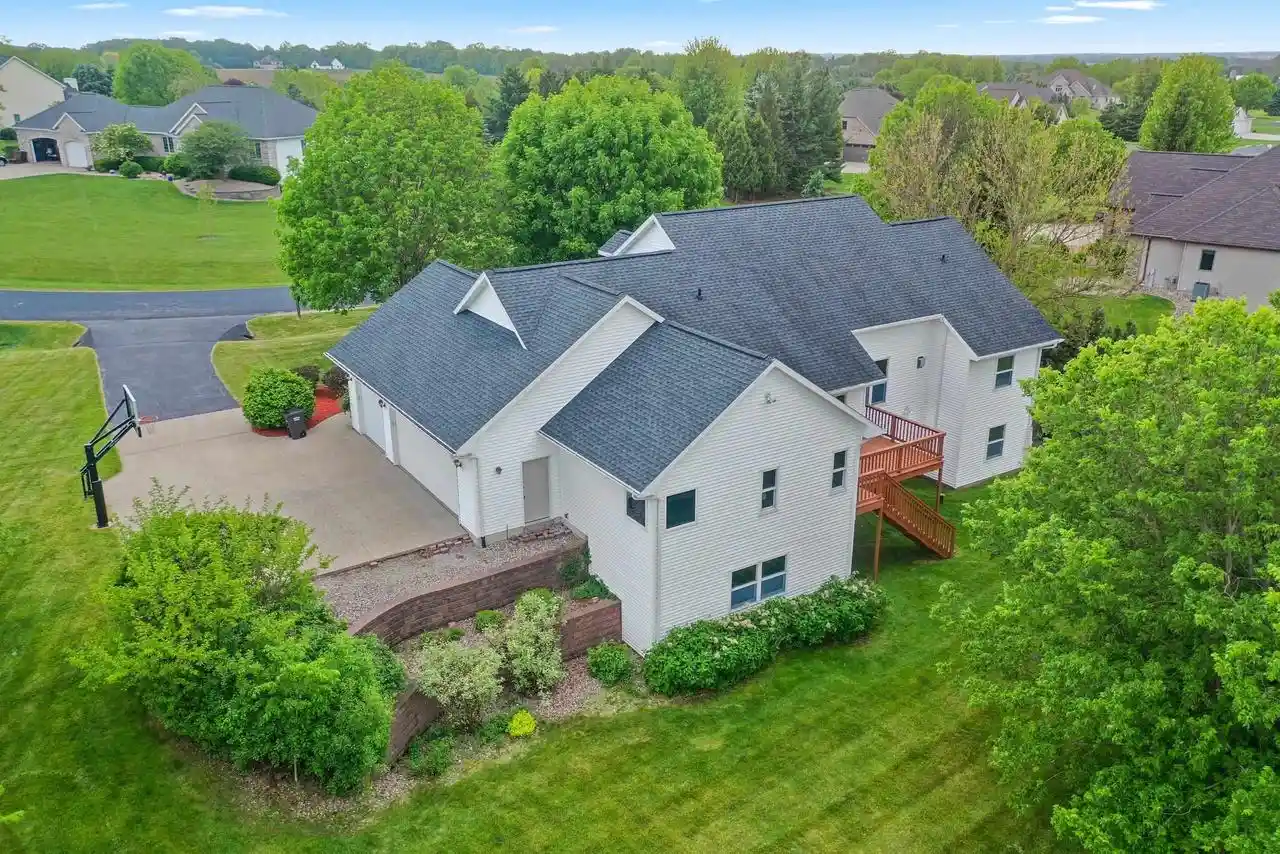 Homes for sale in Neenah, WI | W7436 Ridgeside Dr Dr, Neenah, WI 54956 | MLS# 50326329