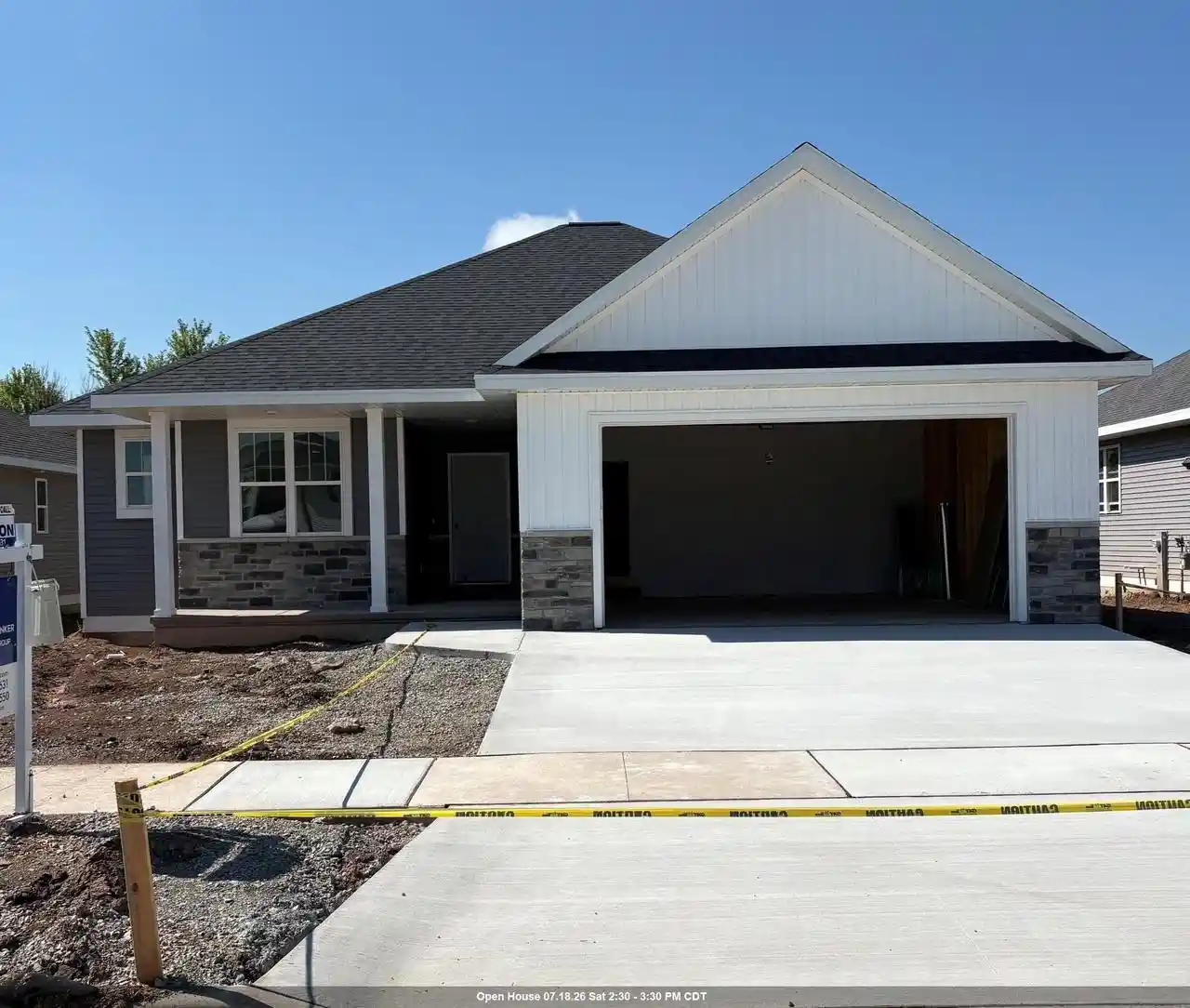 Homes for sale in Appleton, WI | 2107 Golden Gate Dr Dr, Appleton, WI 54913 | MLS# 50326343