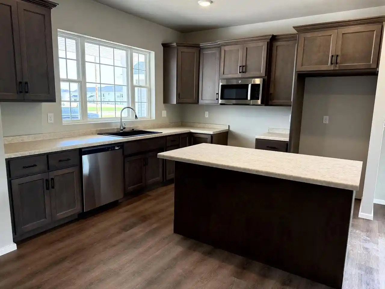 4th image of 2109 Golden Gate Dr Dr, Appleton, WI 54913 | MLS# 50326353