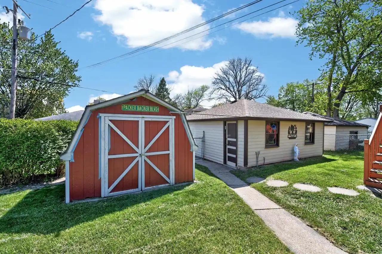 4th image of 10111 W Cleveland Ave Ave, West Allis, WI 53227