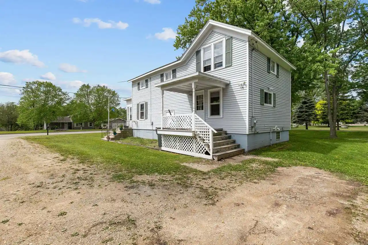 Homes for sale in Berlin, WI | 567 Broadway Street Street, Berlin, WI 54923 | MLS# 50326355