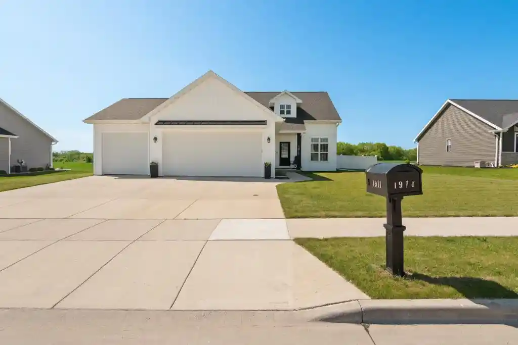 Homes for sale in Kaukauna, WI | 1911 White Dove Lane Lane, Kaukauna, WI 54130 | MLS# 50326357