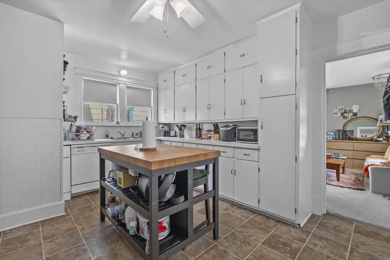 Homes for sale in Kenosha, WI | 3819 10Th Avenue Avenue, Kenosha, WI 53140 | MLS# 1964571
