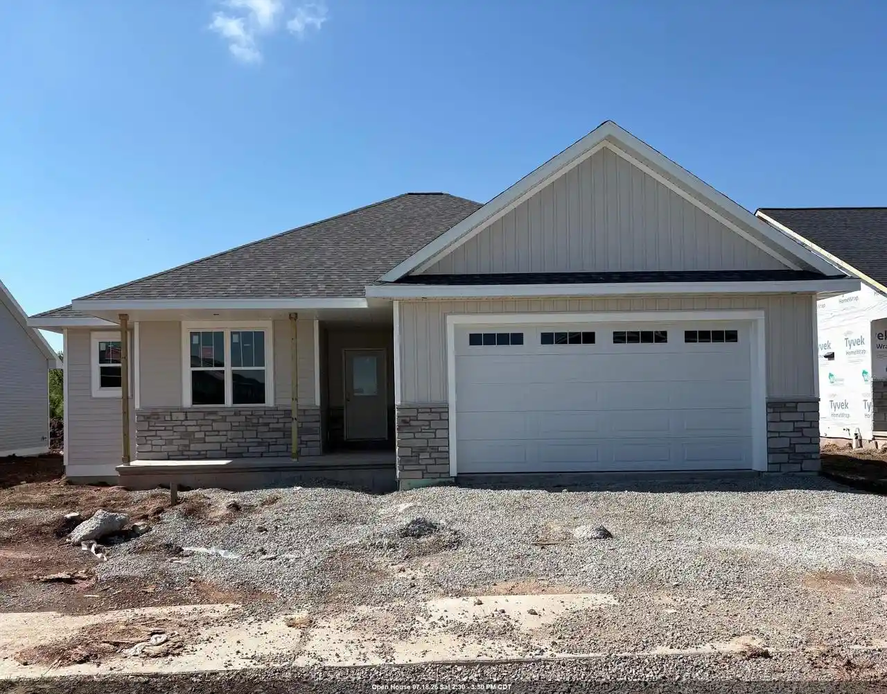 Homes for sale in Appleton, WI | 2201 Golden Gate Dr Dr, Appleton, WI 54913 | MLS# 50326368