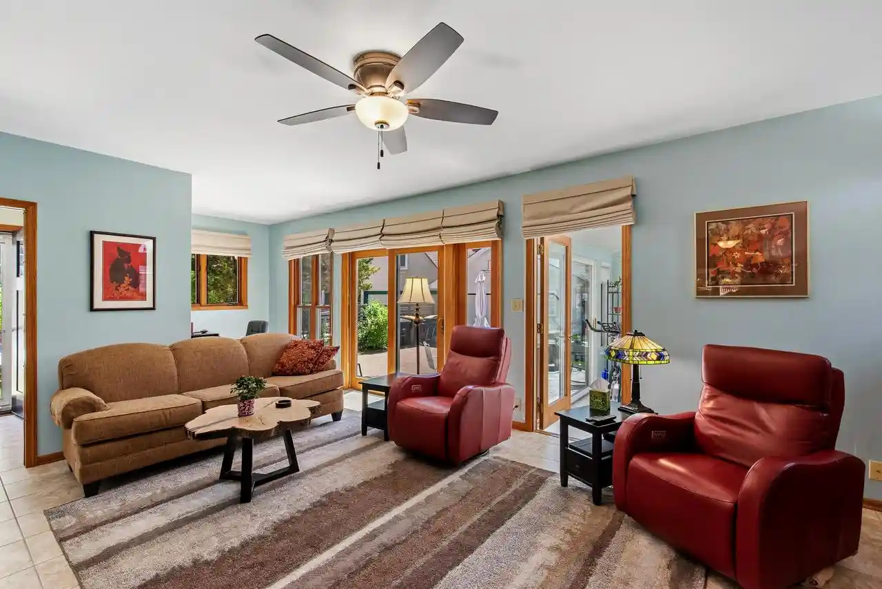 Homes for sale in Wauwatosa, WI | 7525 Kenwood Avenue Avenue, Wauwatosa, WI 53213 | MLS# 1964628