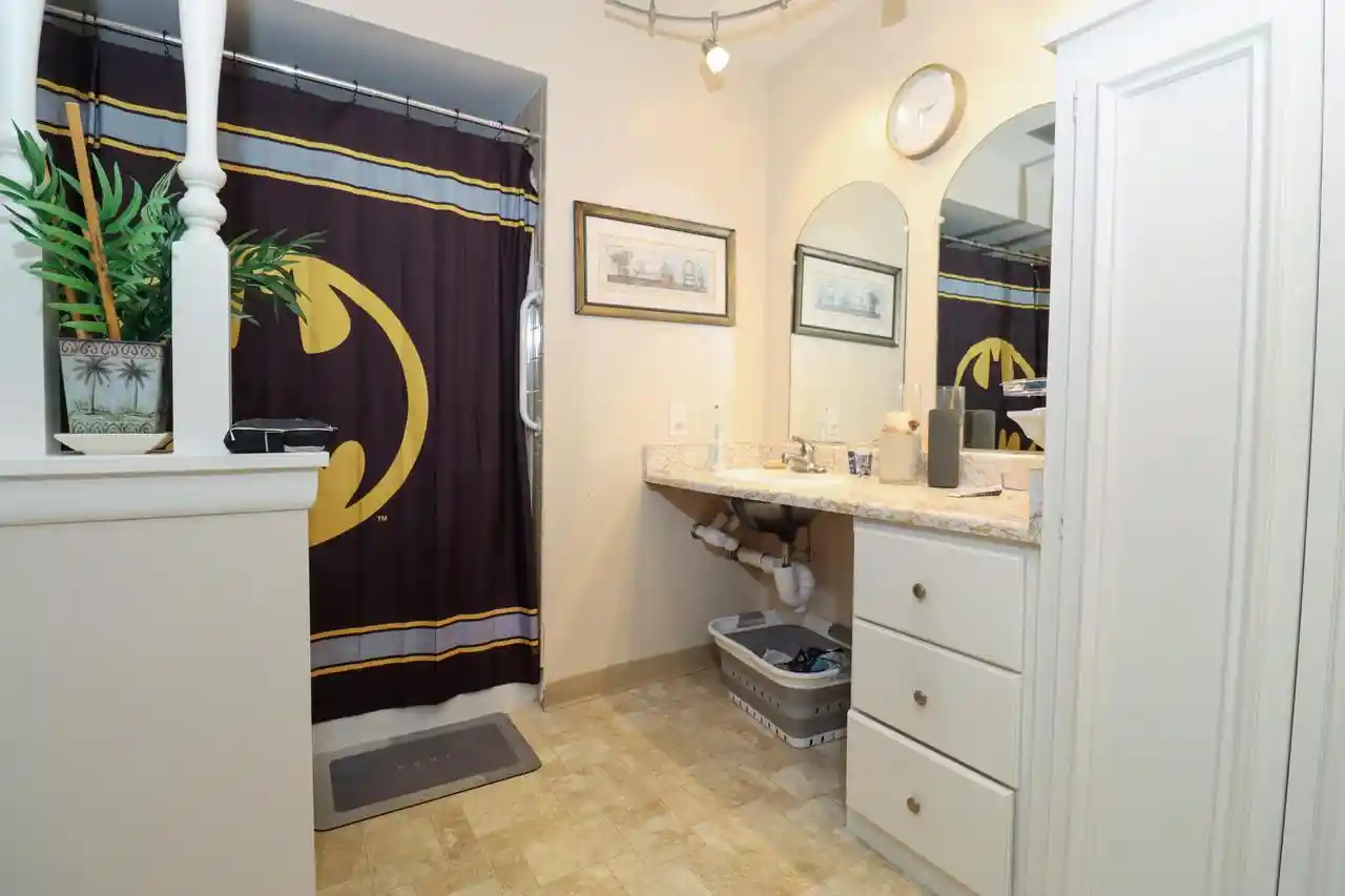Photo 4 of Condo for sale at 5324 Woodbridge Lane S Lane S, Milwaukee, WI 53221 | MLS# 1964641 | Listing updated on 2026-10-06