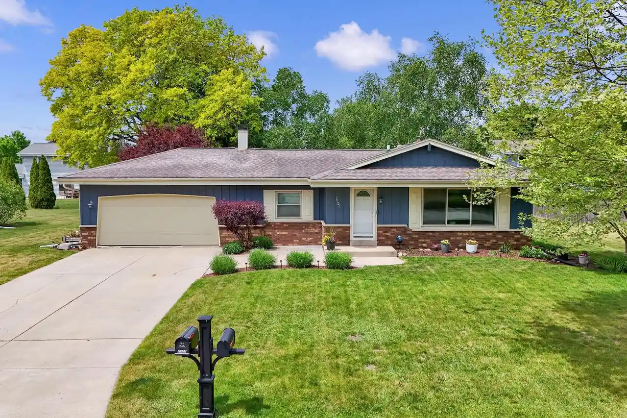 Homes for sale in Franklin, WI | 7527 S 73rd Street Street, Franklin, WI 53132 | MLS# 1964644