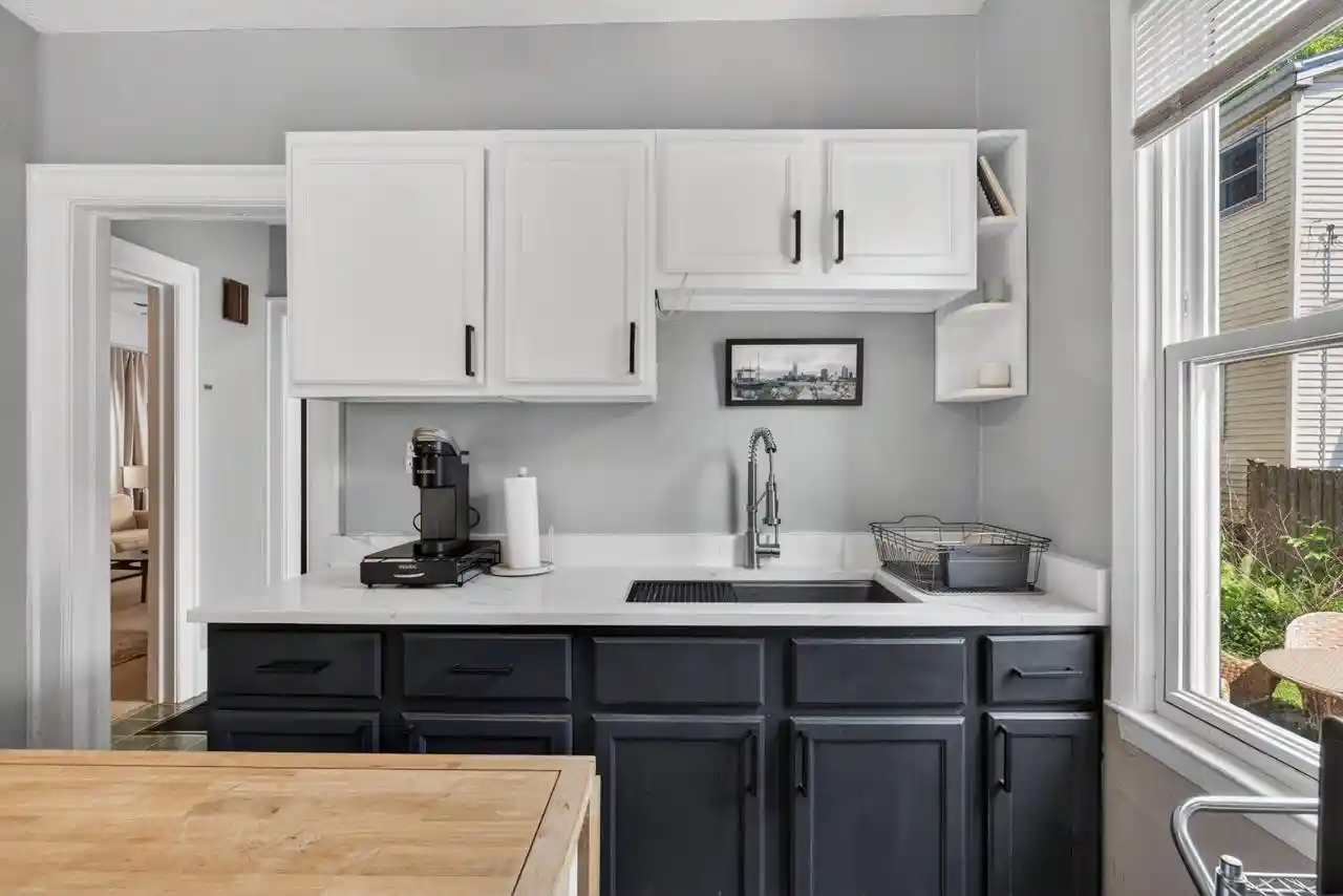 Homes for sale in Milwaukee, WI | 1623 E Webster Pl Pl #1625, Milwaukee, WI 53211 | MLS# 1964652