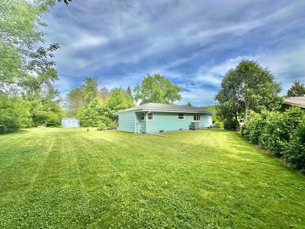 Homes for sale in Muskego, WI | S69w16890 Parkland Dr Dr, Muskego, WI 53150 | MLS# 1964668