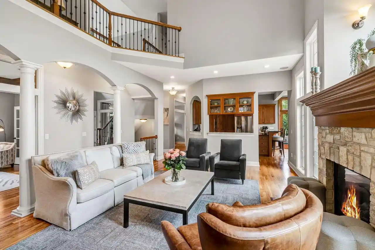 3rd image of 11092 N Sutton Ridge Dr Dr, Mequon, WI 53097 | MLS# 1964687