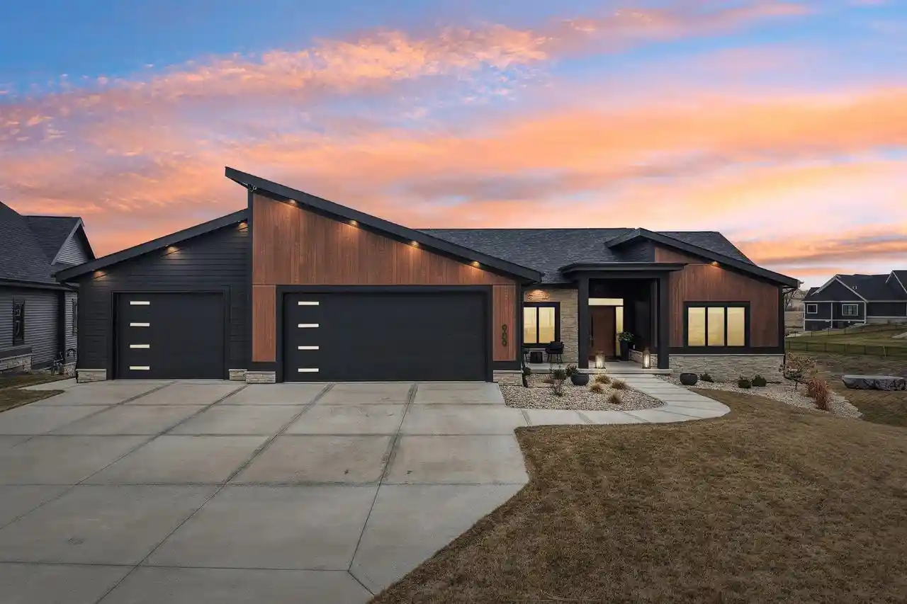 1st image of 909 Westbridge Court Court, Waunakee, WI 53597 | MLS# 2024480