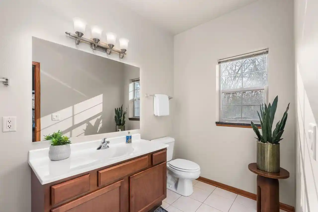 4th image of 1517 Martin St St, Madison, WI 53713