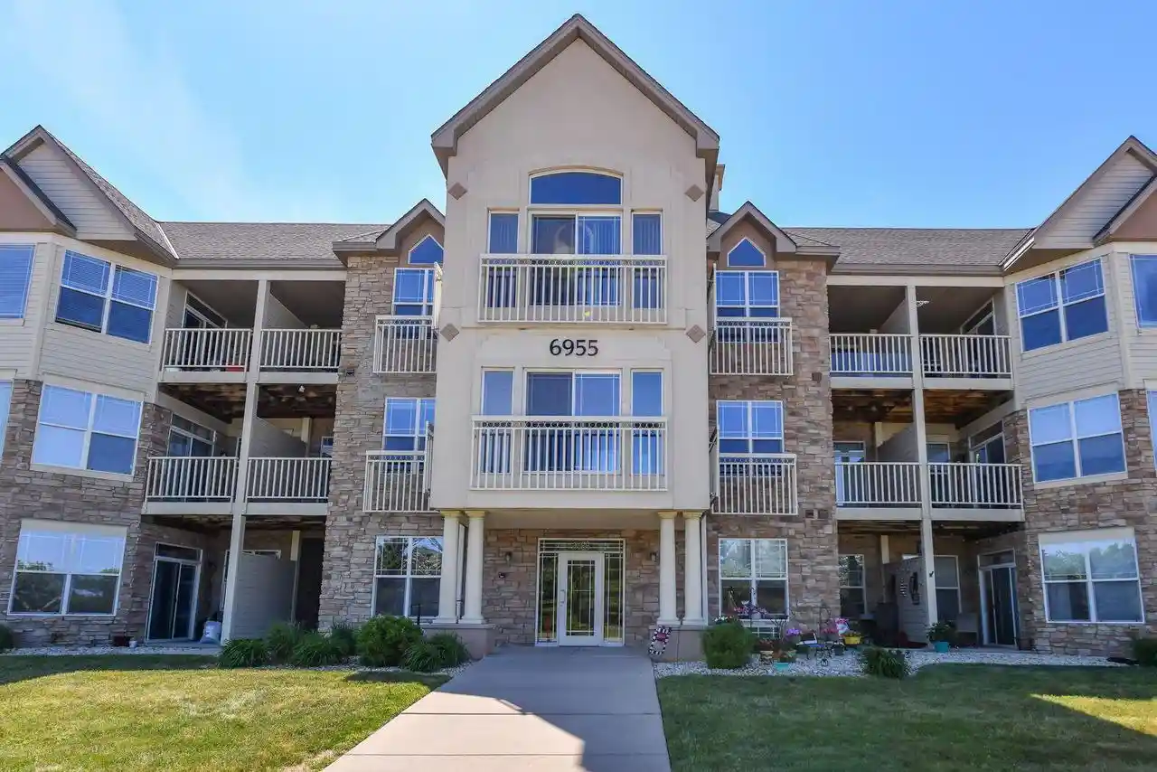 Homes for sale in Franklin, WI | 6955 S Riverwood Boulevard Boulevard #211, Franklin, WI 53132 | MLS# 1964706