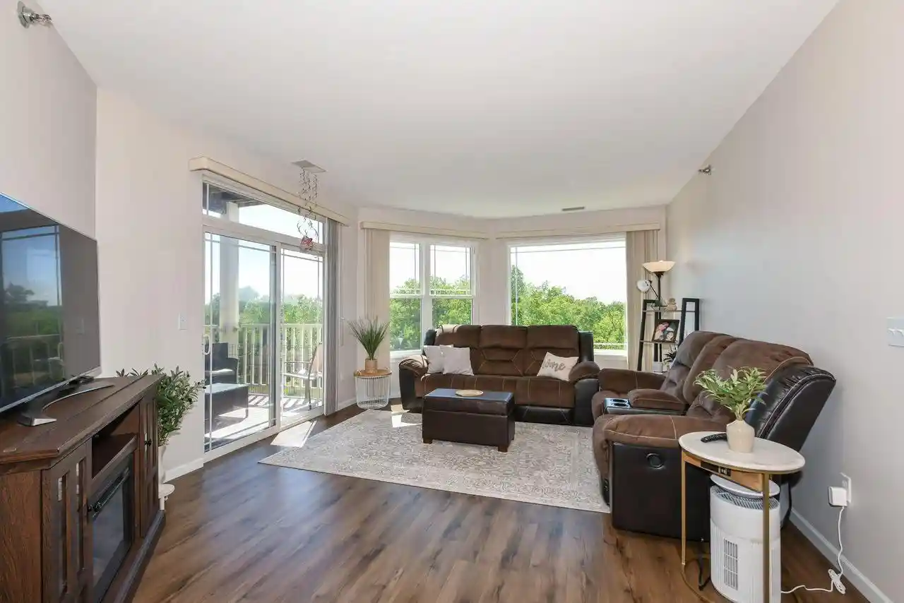 image of 6955 S Riverwood Blvd Blvd, Franklin, WI 53132