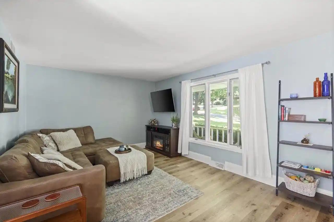 2nd image of 621 Seven Nations Dr Dr, Madison, WI 53713 | MLS# 2024496