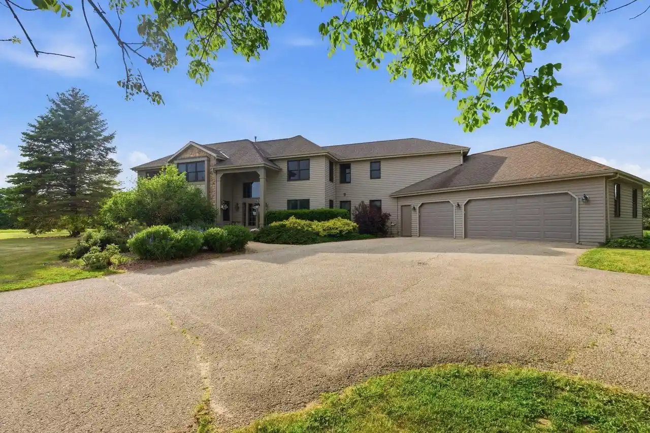 Homes for sale in Oconomowoc, WI | W350s1951 Waterville Road Road, Oconomowoc, WI 53066 | MLS# 1964724