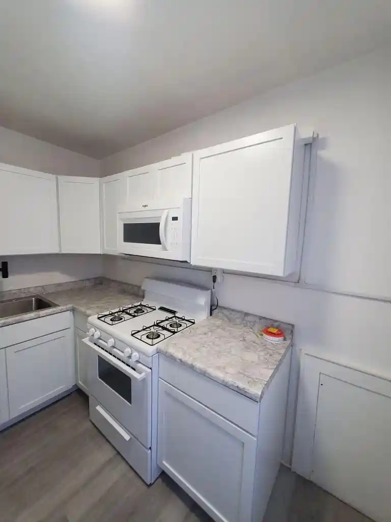 5th image of 614 6th St St, Racine, WI 53403