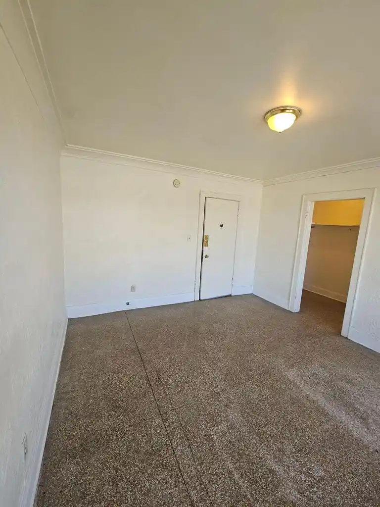 2nd image of 614 6th St St, Racine, WI 53403