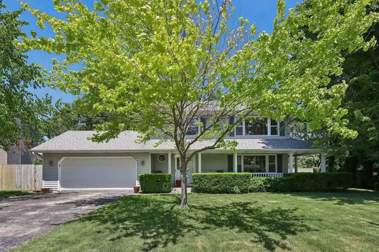 Homes for sale in Mount Pleasant, WI | 5728 Regency Hills Dr Dr, Mount Pleasant, WI 53406 | MLS# 1964765