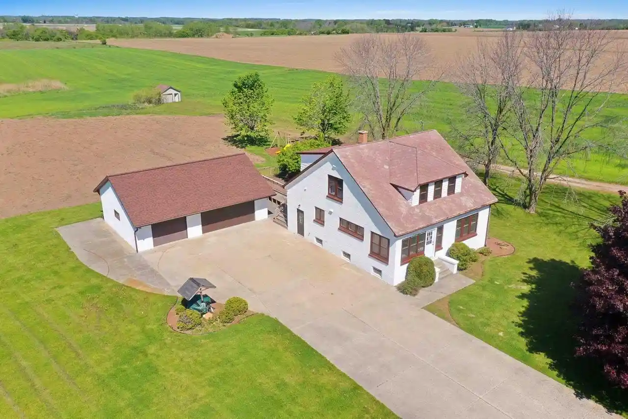2nd image of 2110 N 8th Street Street, Manitowoc, WI 54220 | MLS# 50326420