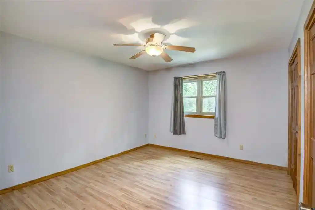 Homes for sale in Eau Claire, WI | 2229 Peterson Avenue Avenue, Eau Claire, WI 54703 | MLS# 1601689