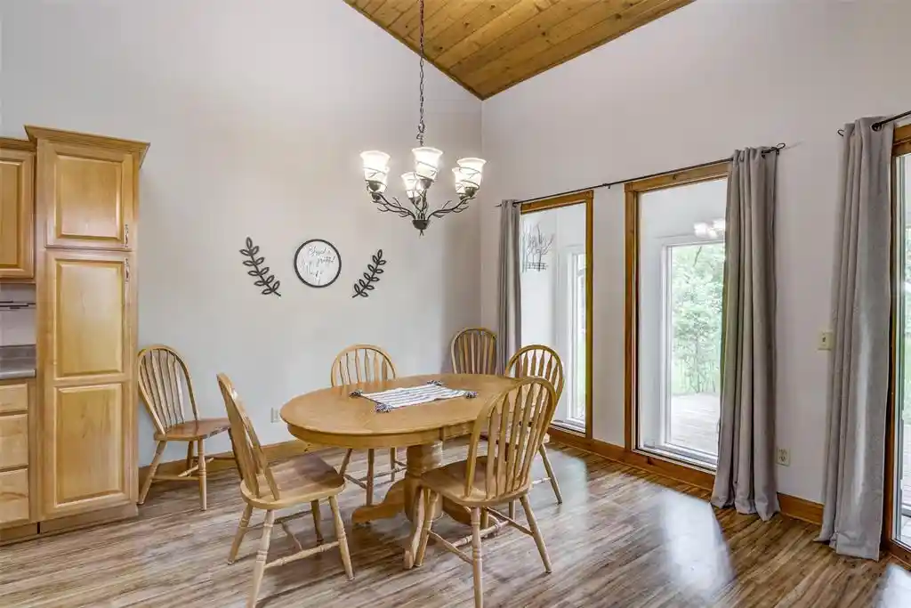 Homes for sale in Eau Claire, WI | 2229 Peterson Avenue Avenue, Eau Claire, WI 54703 | MLS# 1601689