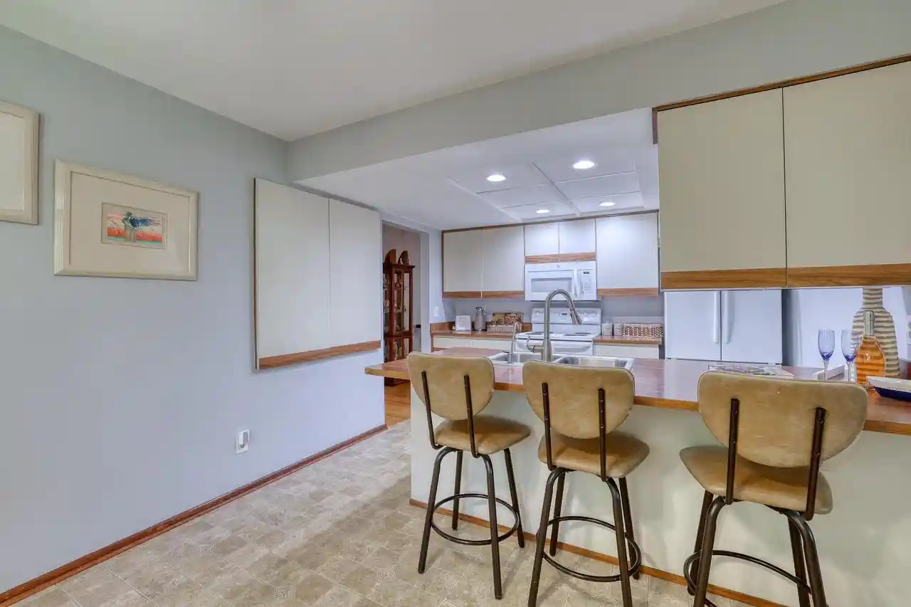 3rd image of 2818 Peninsula Avenue Avenue, Delafield, WI 53018 | MLS# 1964802