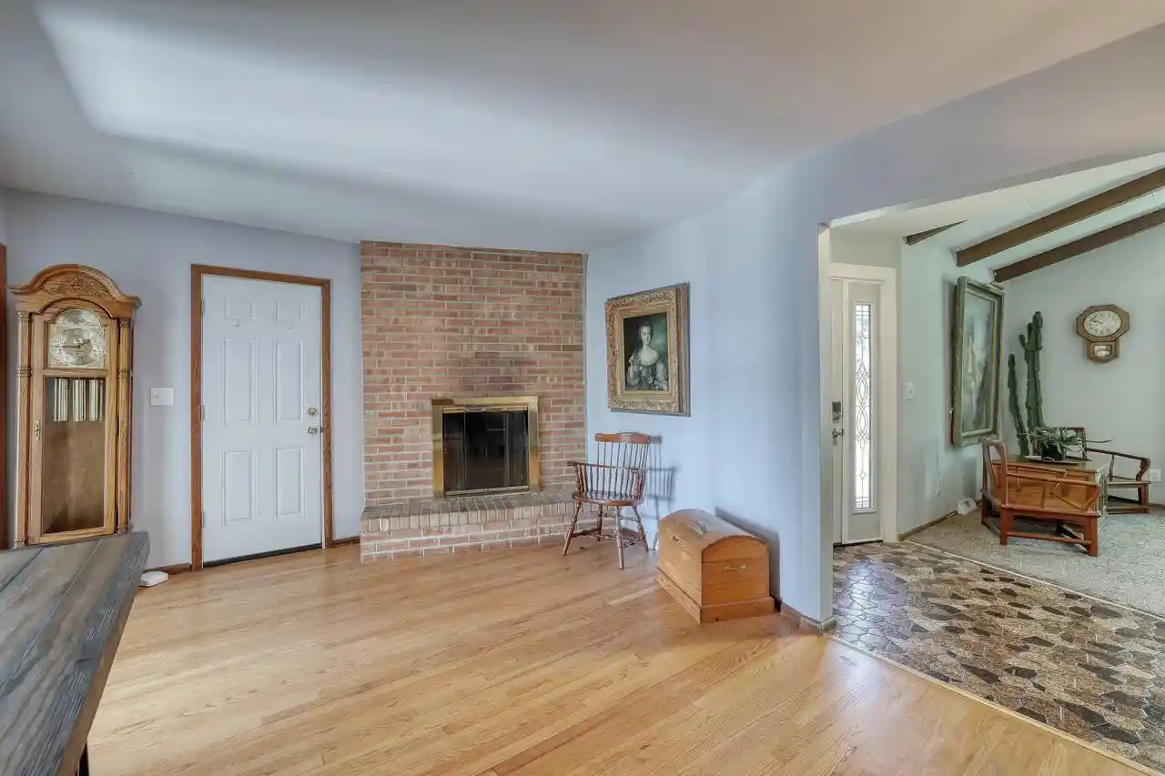 5th image of 2818 Peninsula Avenue Avenue, Delafield, WI 53018 | MLS# 1964802