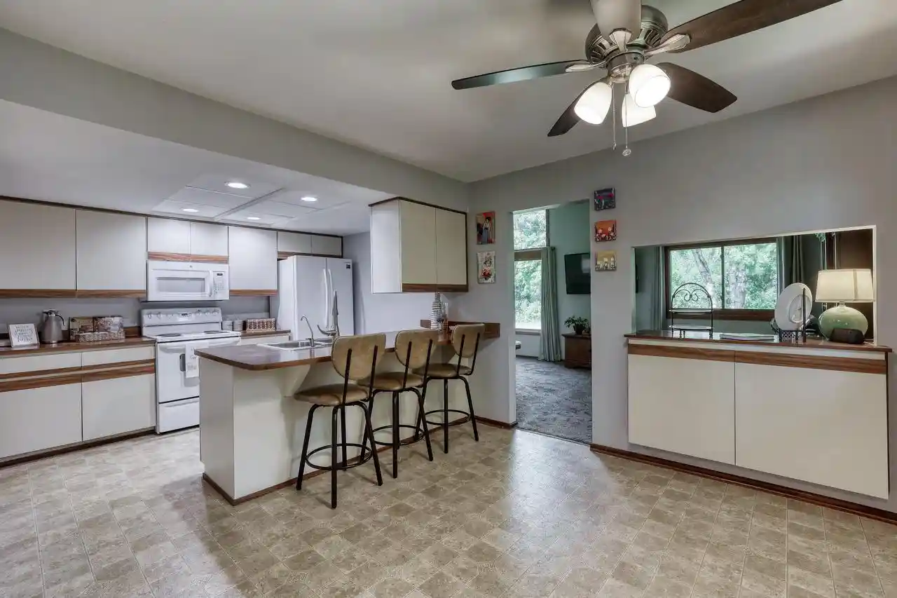 38th image of 2818 Peninsula Avenue Avenue, Delafield, WI 53018 | MLS# 1964802
