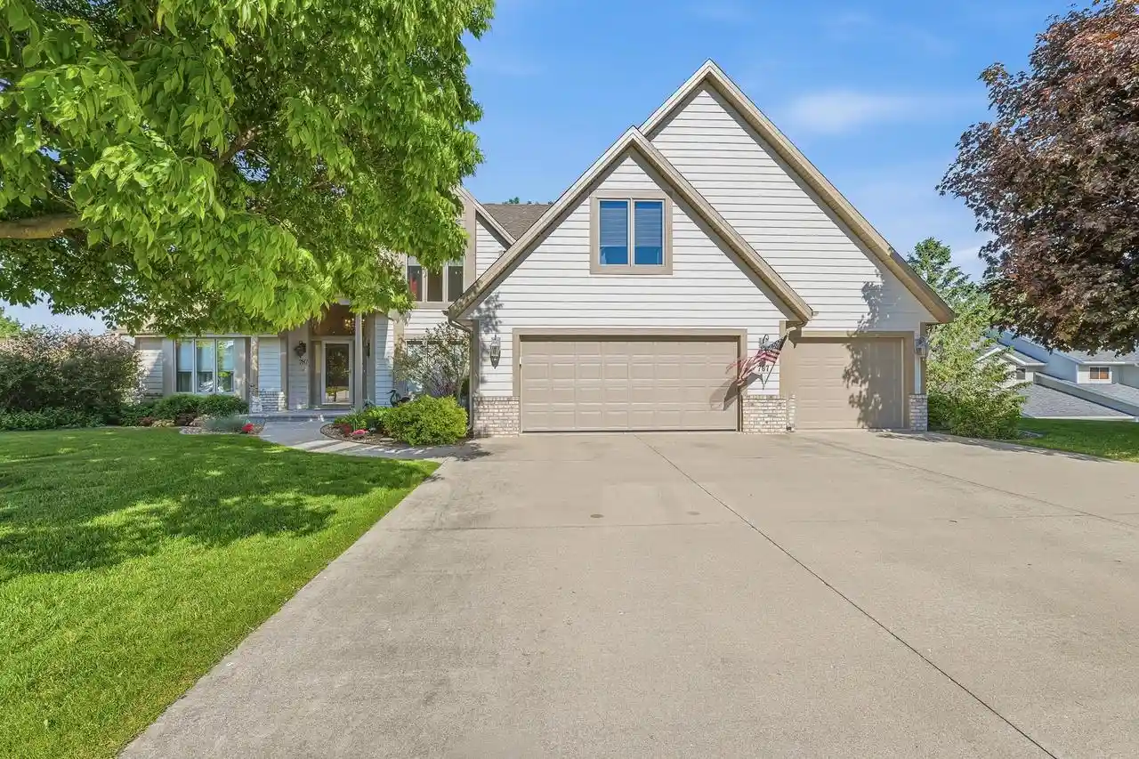 Homes for sale in Mayville, WI | 787 Green Bay Dr Dr, Mayville, WI 53050 | MLS# 1964810