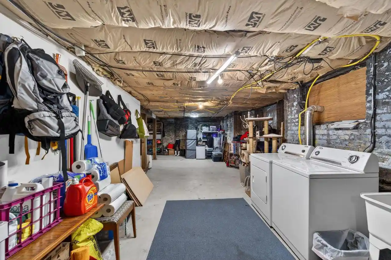 5th image of 203 W Lloyd St St, Milwaukee, WI 53212